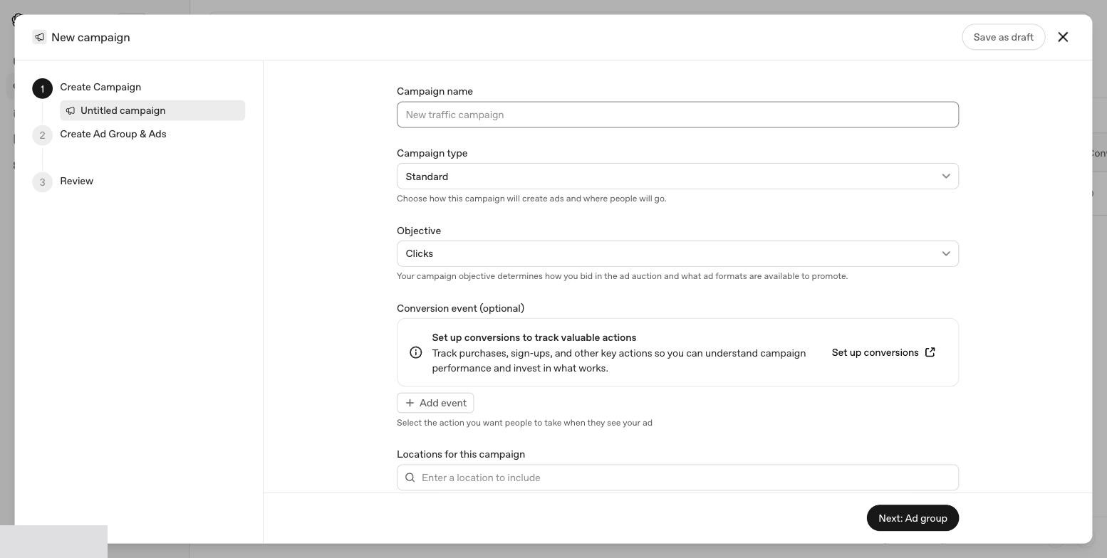 Trin 1 i kampagneopsætningen i OpenAI Ads Manager: kampagnenavn, kampagnetype, objective, konverteringshændelse og lokationer.